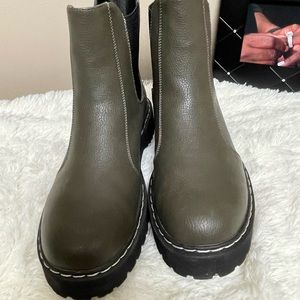 Chelsea boots